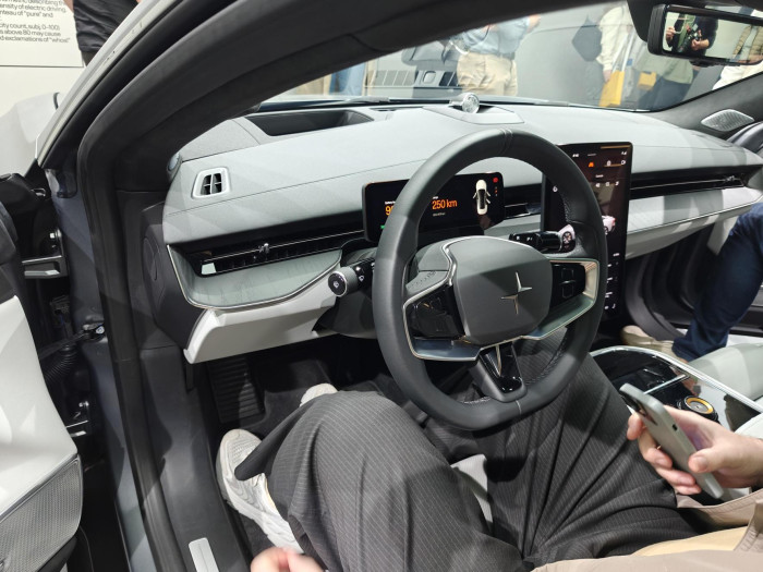 Der Fahrersitz des Polestar 5 (Bild: Friedhelm Greis/Golem)